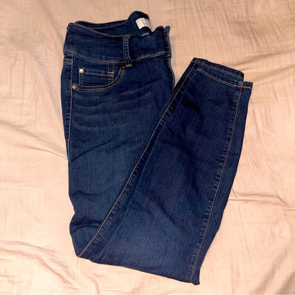 14R Torrid Skinny Jeans - Picture 1 of 3